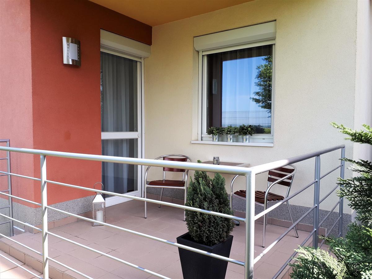 Hanna Apartman Buk Exterior photo
