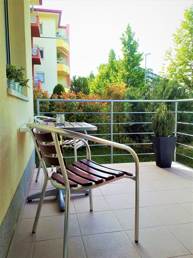 Hanna Apartman Buk Exterior photo